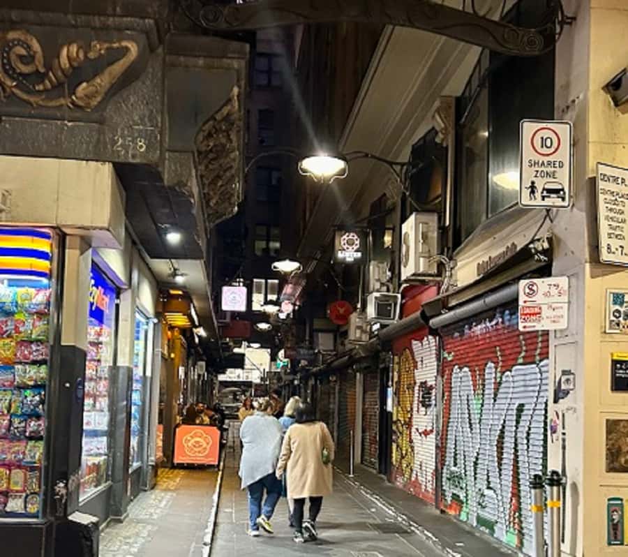 Melbourne: Spirits and Ales Haunted Pub Walking Tour - A ghost walk that begins with a drink