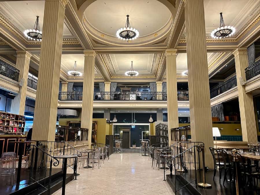 Melbourne: Spirits and Ales Haunted Pub Walking Tour - Ornate arcades after dark