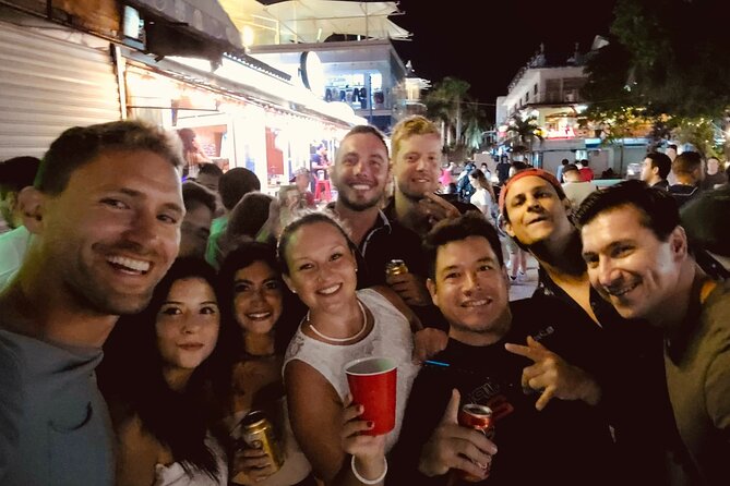 Mexico City Pub Crawl - Meeting at Jardín Chapultepec