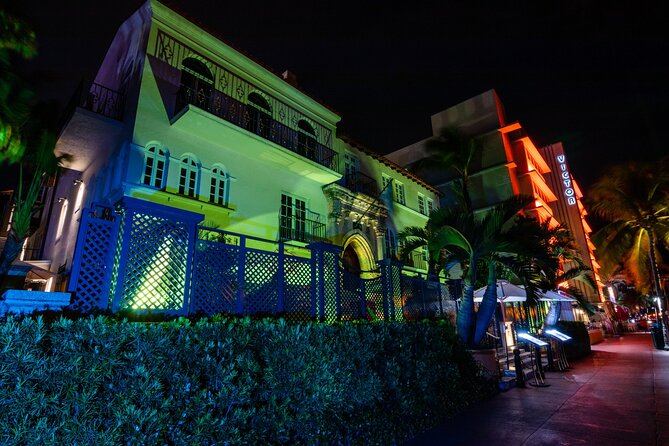 Miami Boos and Booze Haunted Pub Crawl - A mysterious commercial stop breaks up the walk