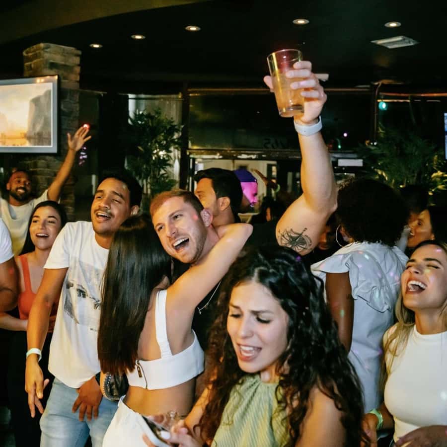 Miami Pub Crawl + Clubbing Experience - Four stops through South Beach, from relaxed to loud