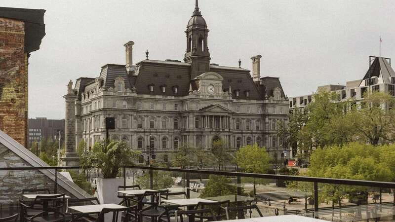Montreal: Guided Pub Crawl of the City's Skyline Bars - The guide can make or break the evening