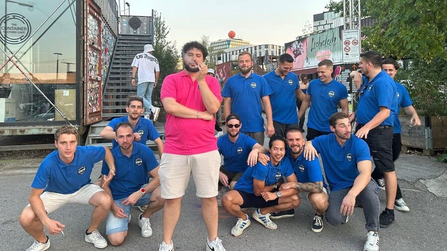 Munich Pub Crawl - 4 Locations, Shots, and Club Entry - Stop two: a change of music and mood