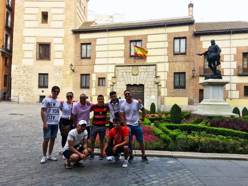 Mysteries & Tapas Tour in Madrid + Pub Crawl - Starting at the Bear statue in Puerta del Sol