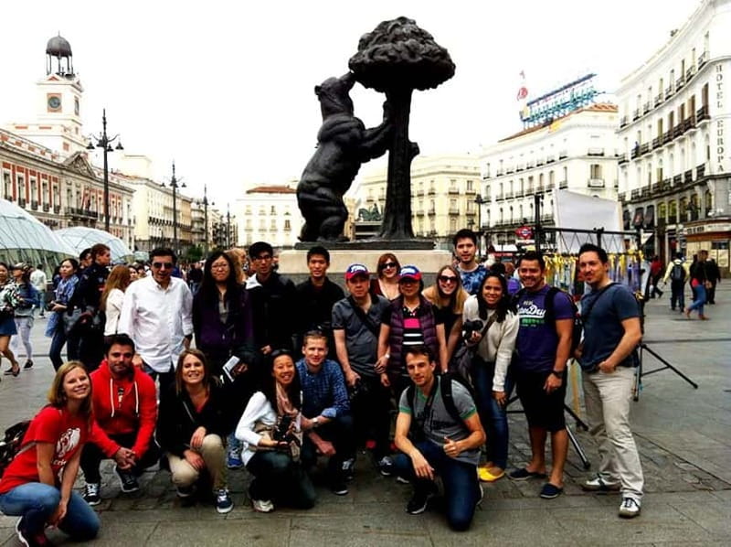 Mysteries & Tapas Tour in Madrid + Pub Crawl - Who will enjoy this Madrid night out?
