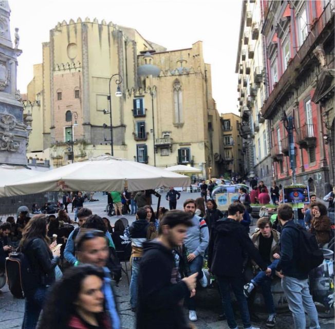 Naples: Guided Pub Crawl in the Old Town - Walking through Old Town and the Spanish Quarters