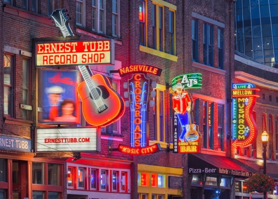 Nashville: Drinkers & Thinkers Pub Crawl - Is the tour easy to manage?
