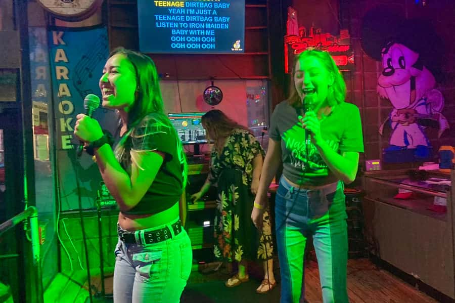 Nashville: Music City Pub Crawl - Printers Alley brings the first taste of old Nashville nightlife