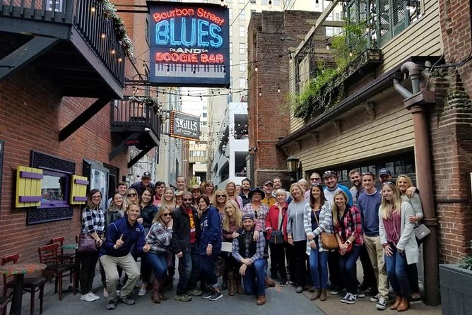 Nashville's Honky-Tonk Walking Sightseeing Pub Crawl - A pub crawl with more than bar stops