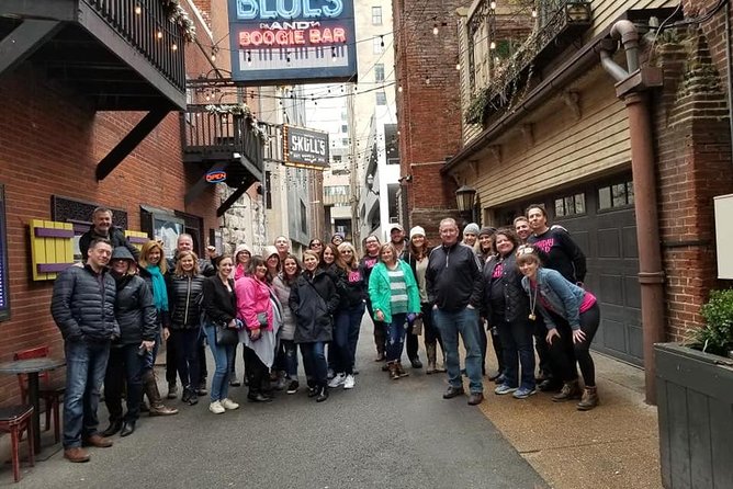 Nashville's Honky-Tonk Walking Sightseeing Pub Crawl - The bars and live music along the route