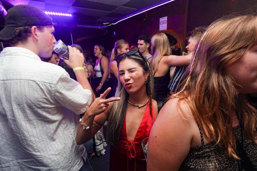 New Year’s Eve Party: Pub Crawl Nice with VIP Entry in Club - Who will enjoy this Nice pub crawl most