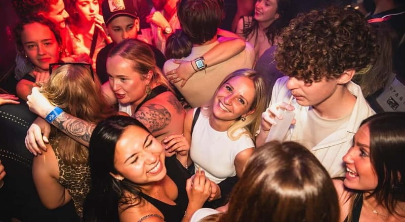 Nice: Bar/Pub Crawl with Free Shots and VIP Entry - Key points to know before you book
