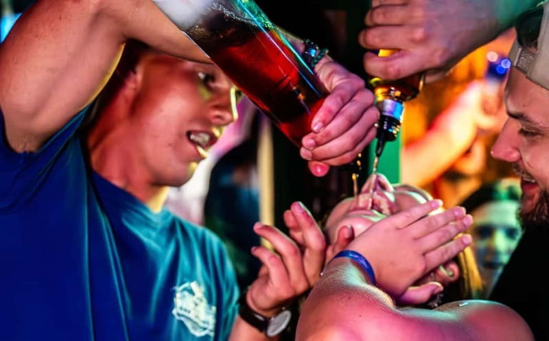 Nice: Bar/Pub Crawl with Free Shots and VIP Entry - Why this Nice night out works for social visitors