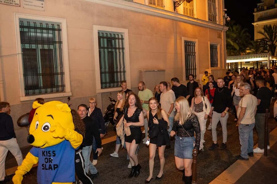 Nice : Yellow Pub Crawl - Social Bars, Games & Meet People - Key points to know before you book