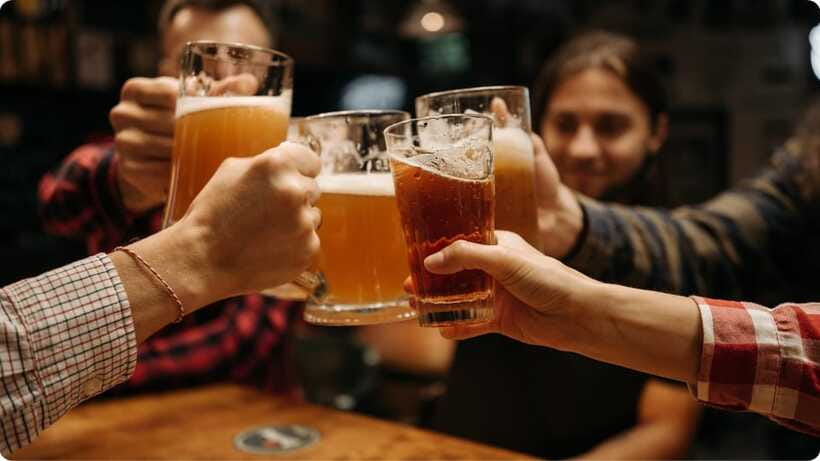 Nomadic Nightfall: Kuching Pub Crawl Adventure - Transport, timing, and the midnight finish