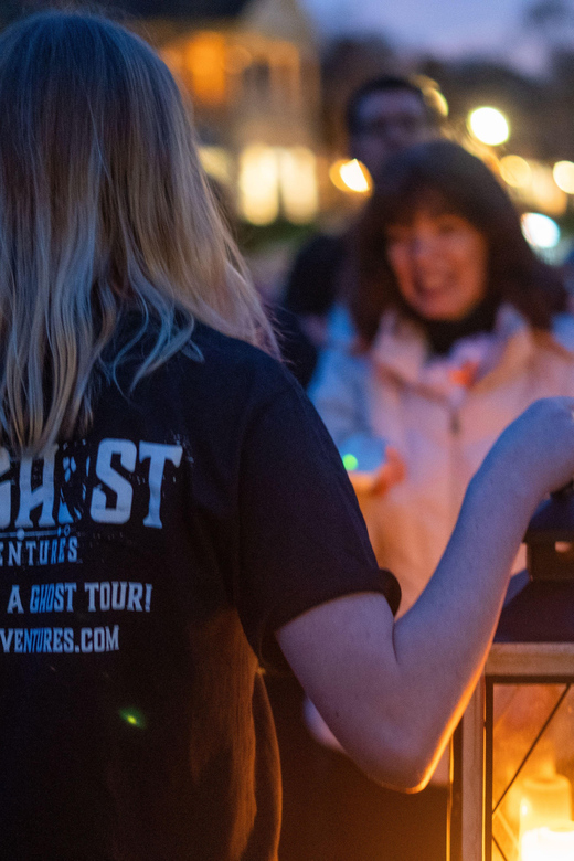 NYC: Boos & Booze Haunted Pub Crawl - Marie’s Crisis Cafe and the search for strange light