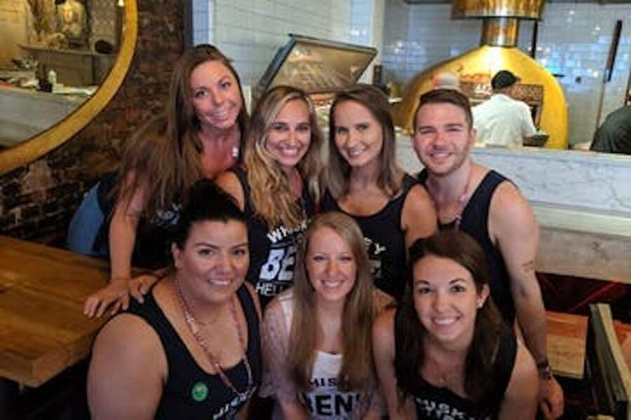 Oahu: Sips & Secrets of Hawaii Pub Crawl - Choosing between four beers and Dry Run