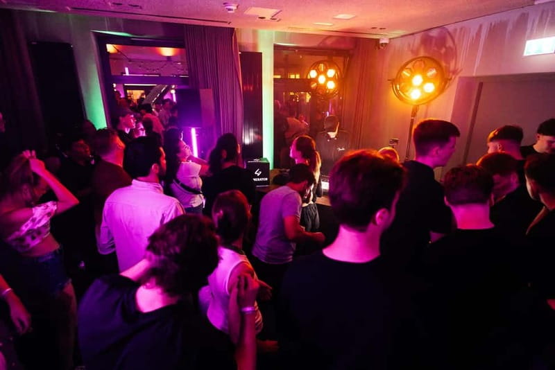 Original Hamburg Pub Crawl Sex & Crime St. Pauli Tour - Timing, transport, and how to prepare