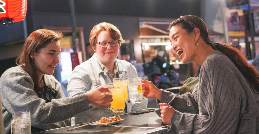 Osaka: Bar-Hopping Night Tour in Namba - Hozenji Yokocho and the old Osaka atmosphere