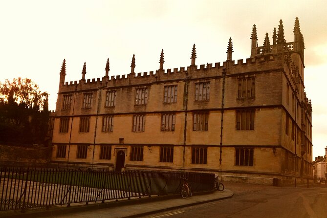 Oxford PRIVATE Pub and City Evening Walking Tour - The Turf Tavern and Oxford’s pub stories