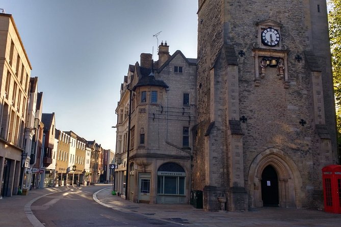 Oxford PRIVATE Pub and City Evening Walking Tour - The private format and who benefits from it
