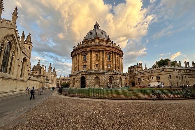 Oxford Pub Tour: Historic Pubs and Local Brews - The Turf Tavern requires a short detour