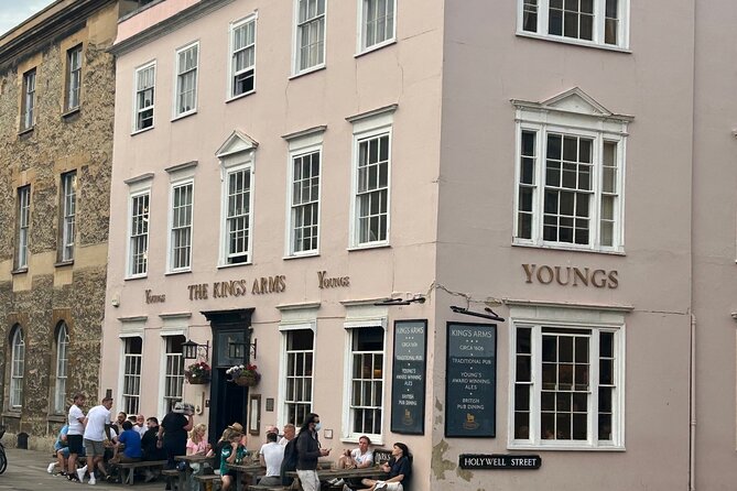 Oxford Pub Tour: Historic Pubs and Local Brews - Radcliffe Square supplies the grandest walk