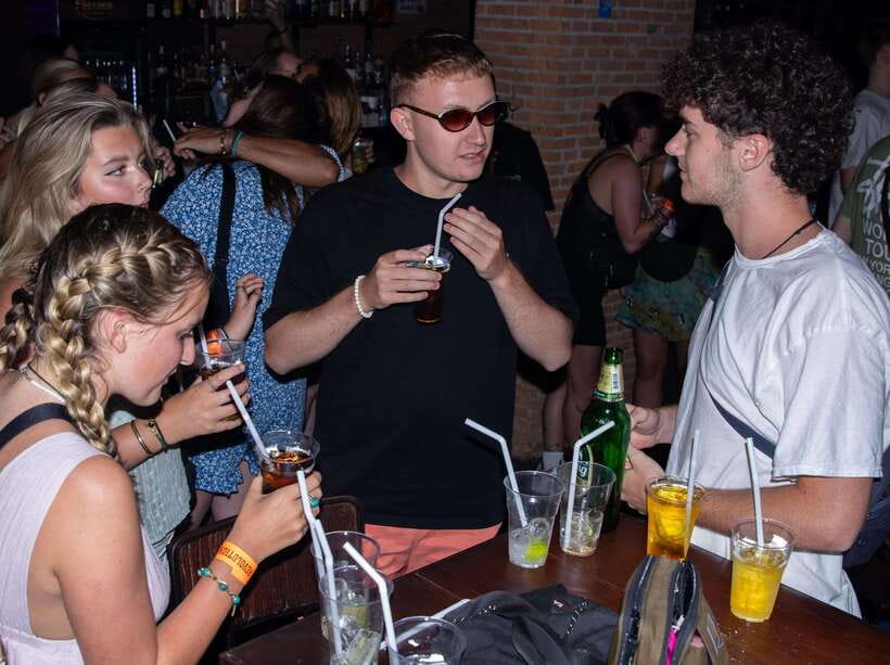 Pai Pub Crawl: The Best Nightlife in Town! - The second local bar and the karaoke factor
