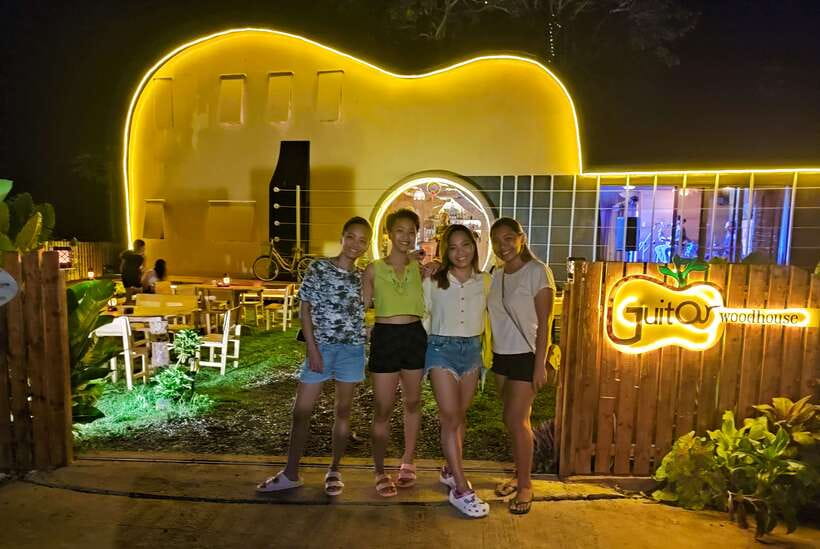 Panglao Bohol Island: Alona Beach Pub Crawl with Drinks - The late evening route, stop by stop
