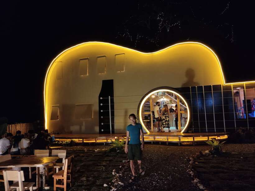 Panglao Bohol Island: Alona Beach Pub Crawl with Drinks - Practical tips for a smoother night