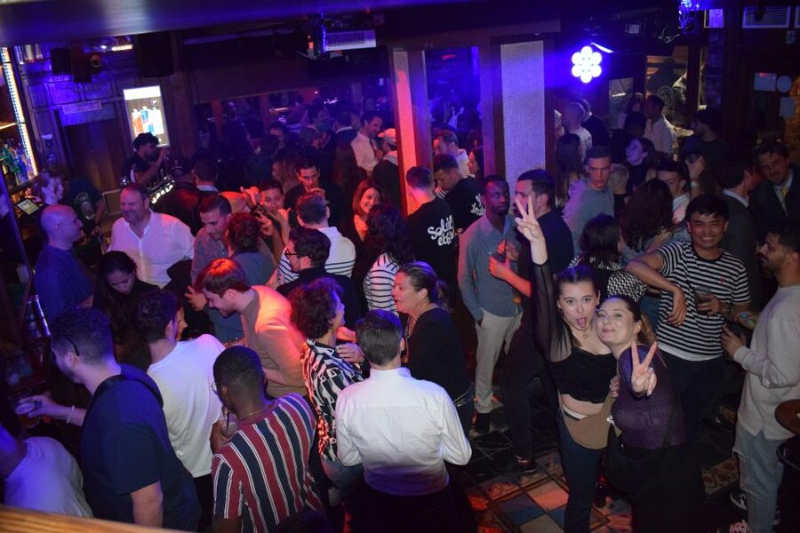 Paris: City Center Guided Pub Crawl with Shots & Club Entry - Final verdict: should you book it?