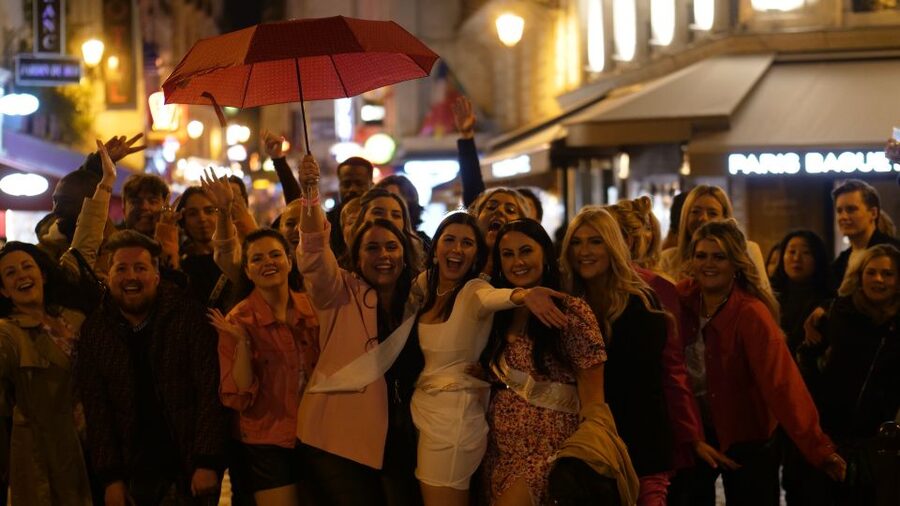 Paris: Latin Quarter Guided Pub Crawl to Bars and Clubs - Starting at RoadHouse Bar