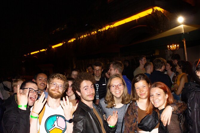 Paris: The Original Pub Crawl + Free Shots + VIP Club Entry - Group size and the social atmosphere