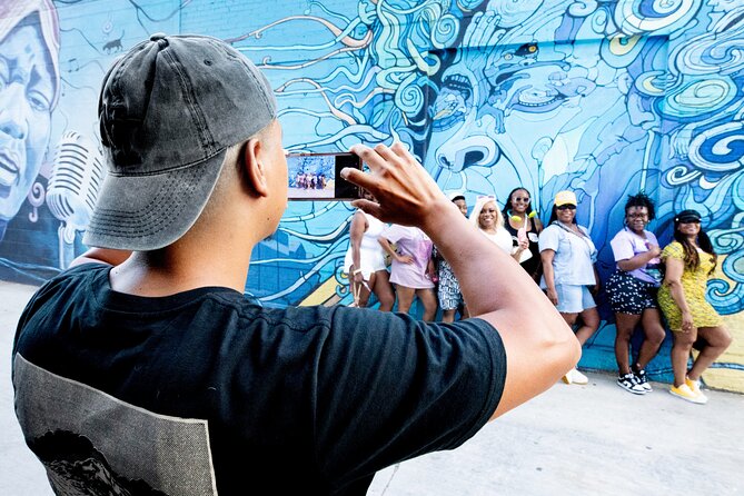 Party Bike Pub Crawl in Deep Ellum and Downtown Dallas - Guides who make or break the mood