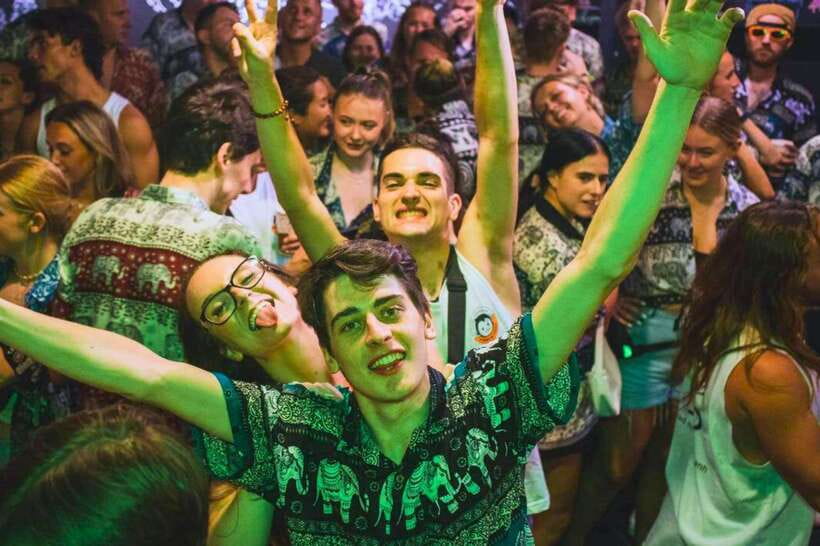 Phnom Penh Pub Crawl with Free Mad Monkey Singlet - What the $12 price really gets you