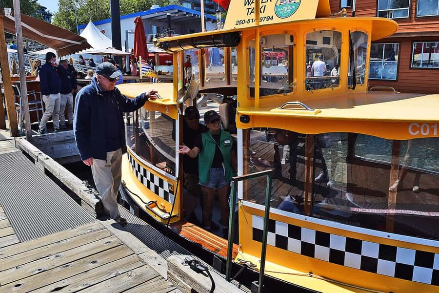 Pickle Pub Crawl: Ferry Rides and Appetizers - Fisherman’s Wharf: scenic, but not perfect