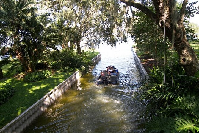 Pontoon Pub Crawl, 5 Lakeside Pubs and Restaurants Visit by Boat - Why a boat pub crawl works in Winter Haven