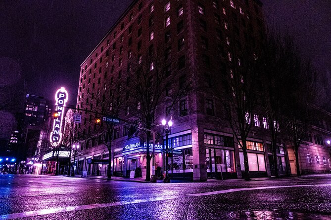 Portland: Ghosts Boos and Booze Haunted Pub Crawl - The Benson Hotel sets the mood