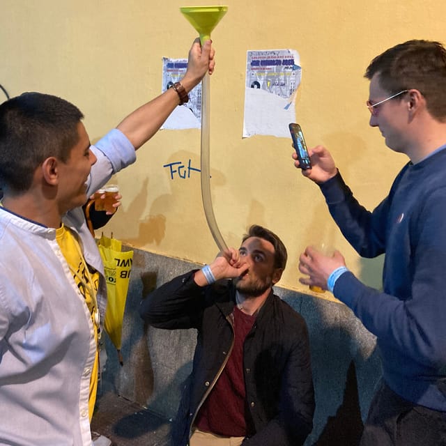 Porto: 4 Bar Pub Crawl, 7 Drinks, & Skip-the-Line Club Entry - Rua de Cândido dos Reis and the final club
