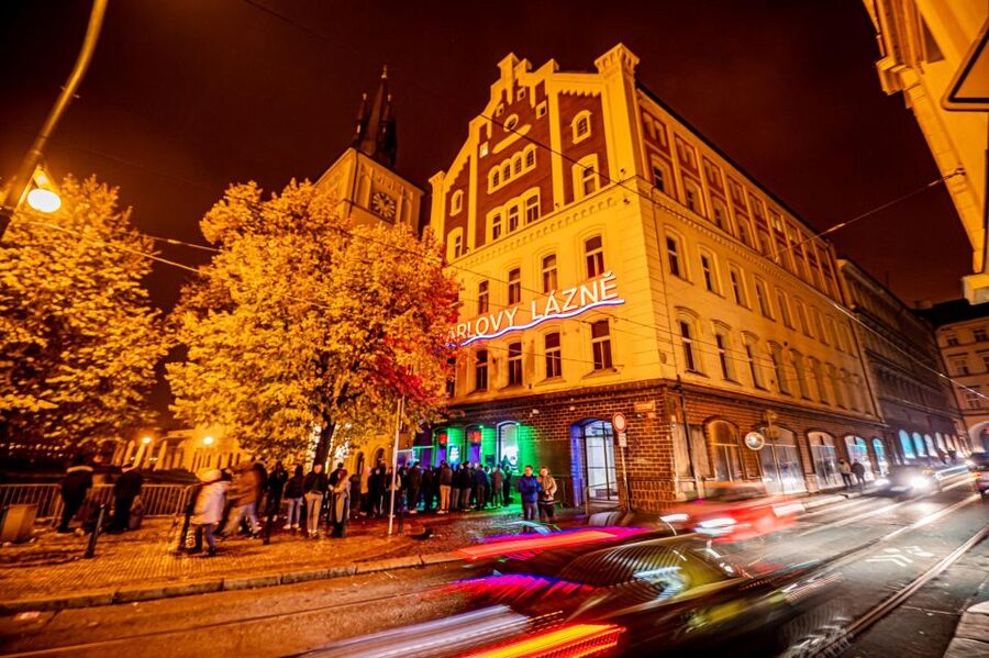 Prague: Entry ticket to Ice Pub Prague with Nightclub Option - Ice sculptures, frozen furniture, and the photo stop