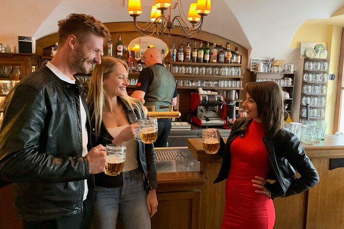 Prague Historic Pub Tour with Drinks Included - Wenceslas Square: Prague’s grand starting point