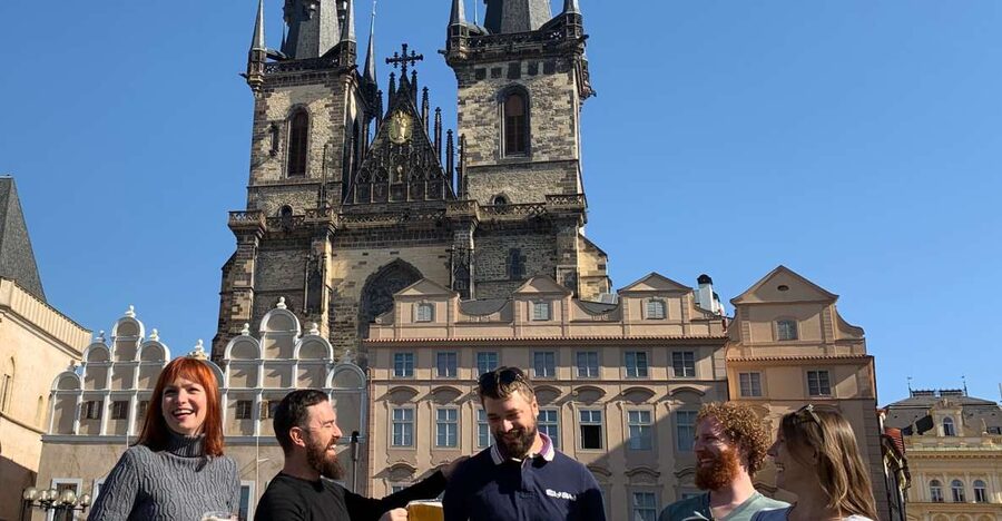 Prague: Historic Pubs Tour with Drinks - What the guides add to the experience