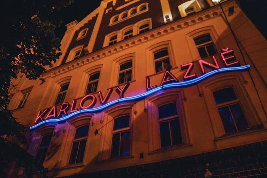 Prague: Pub Crawl with Karlovy Lazne Entry and shots - Key points at a glance