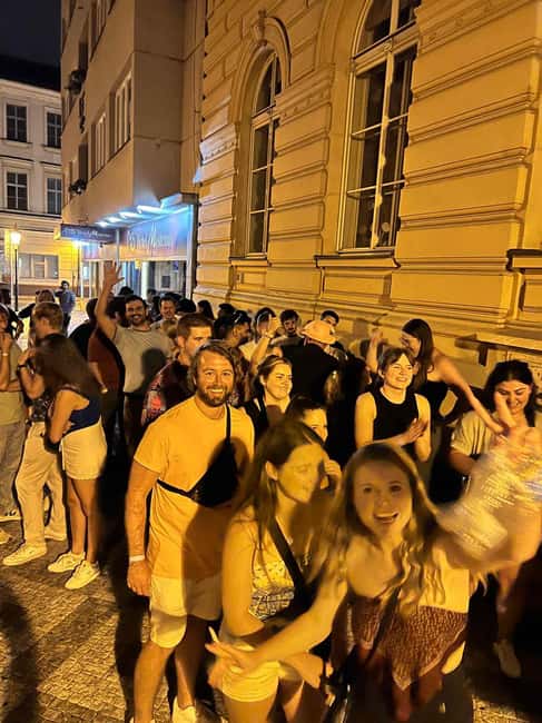 Prague: Pub Crawl with Shots & Entrance to Rooftop Club - Should you choose the 300 CZK open bar?