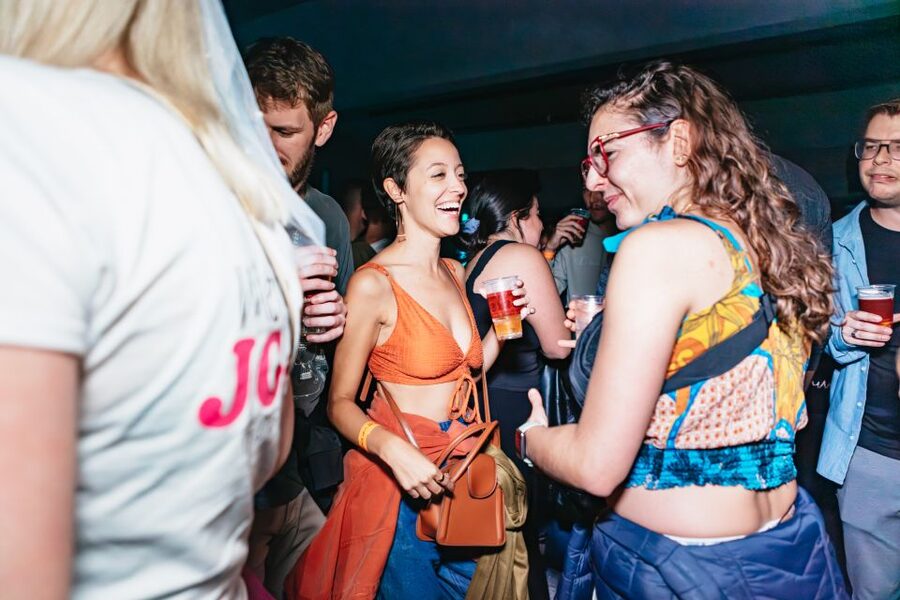 Prague: Pub Crawl with Unlimited Drinks & 5-floor Club Entry - Why the guides make the difference