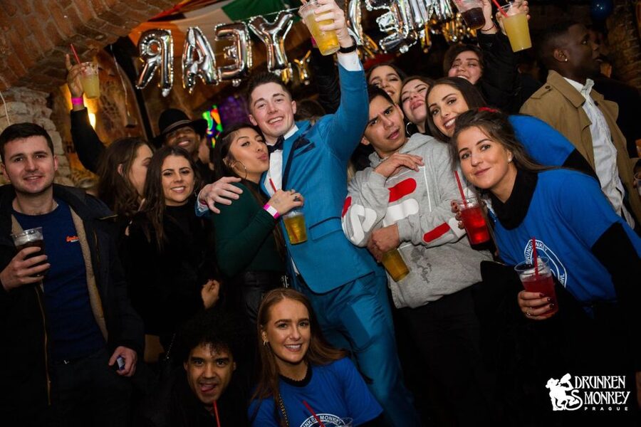 Prague: Pub Crawl with Unlimited Drinks, Bars & Club Entry - Key points to know before booking