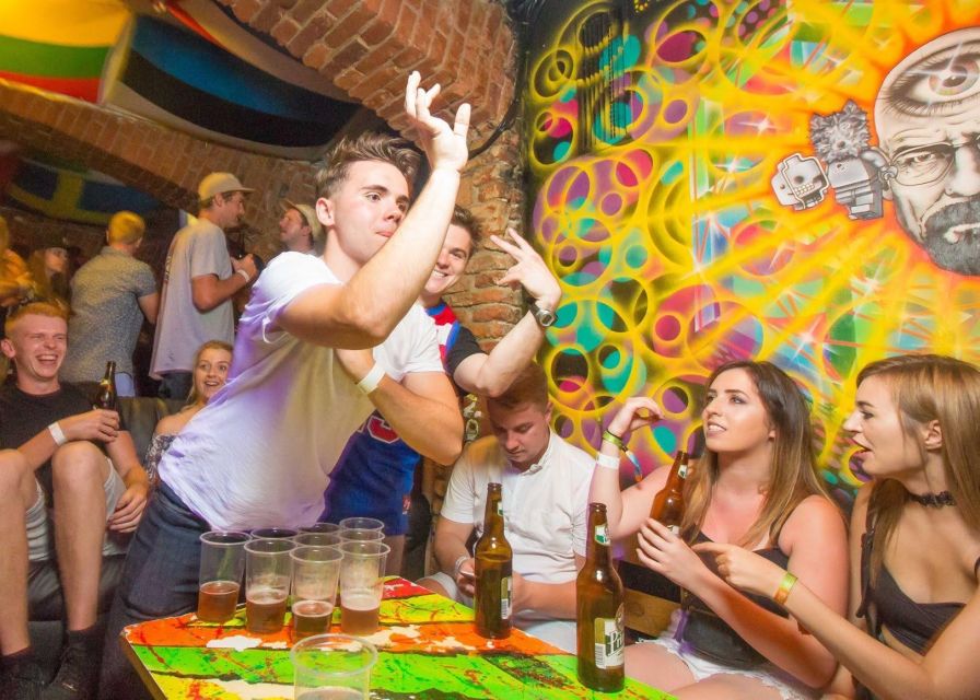 Prague: Pub Crawl with Unlimited Drinks, Bars & Club Entry - Choosing between 7:45 PM and 10 PM
