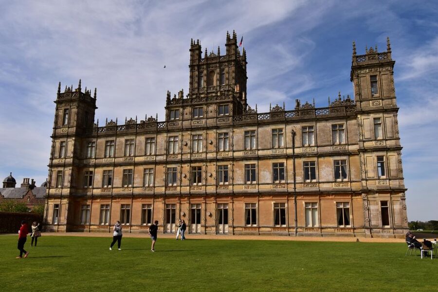 Private Downton Abbey Day Tour, including Pub Lunch - A pub lunch at The Trout at Tadpole Bridge