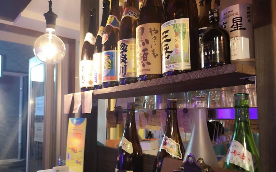 Private Fukuoka Bar Hopping and Food Tour - Stop two: an izakaya plate with draft beer