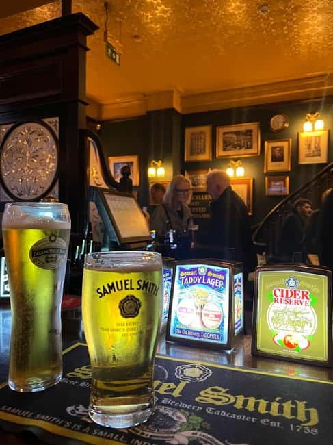 Private Secret Gay Bar Hopping Tour in Soho - Four stops, four different moods